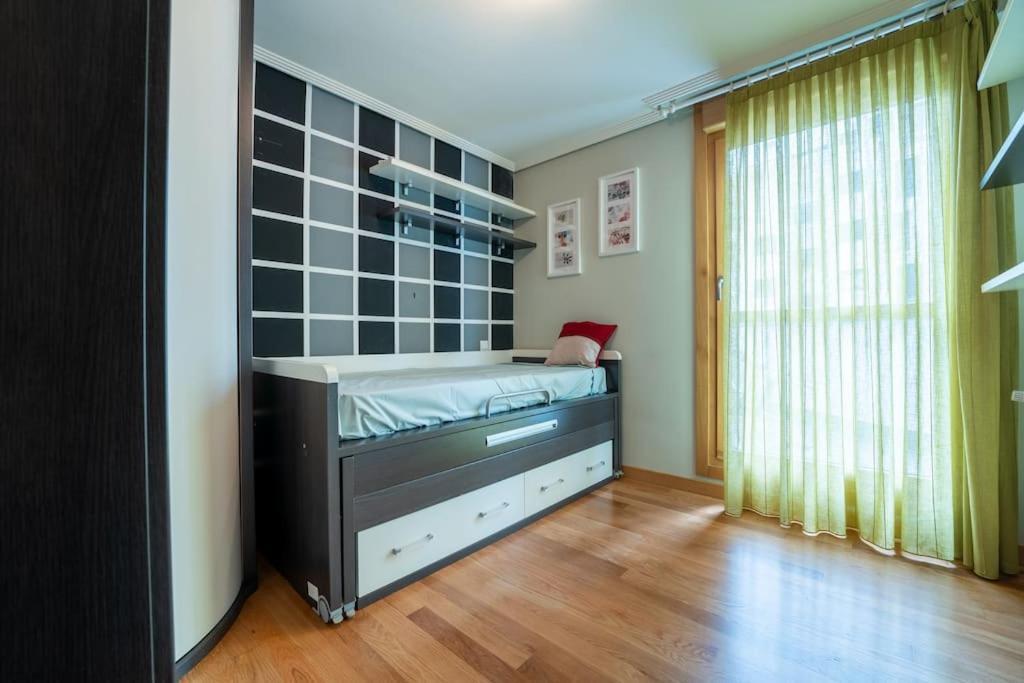 Apartamento En El Corazon De La Ciudad Con Parking Santander Extérieur photo