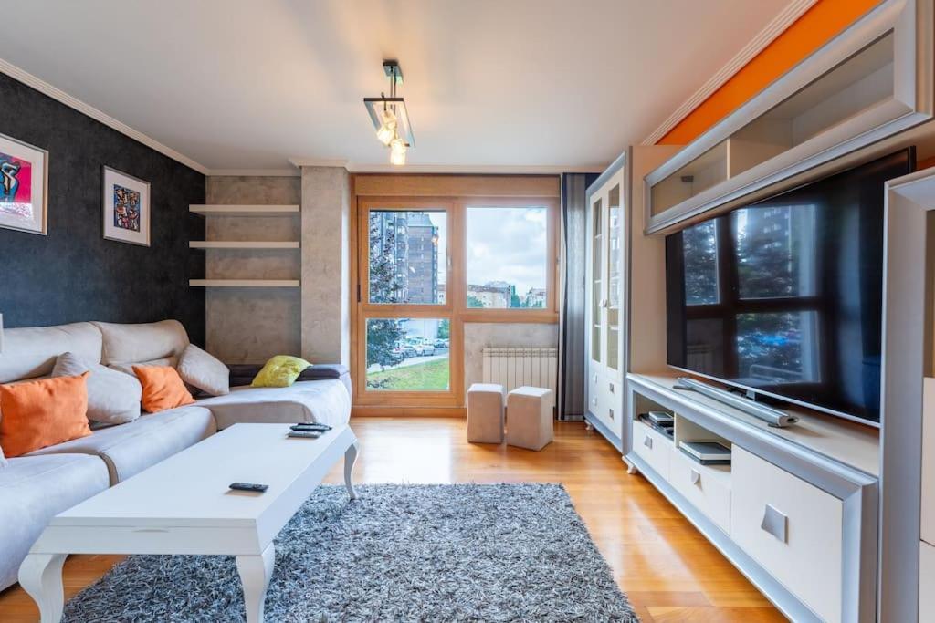 Apartamento En El Corazon De La Ciudad Con Parking Santander Extérieur photo