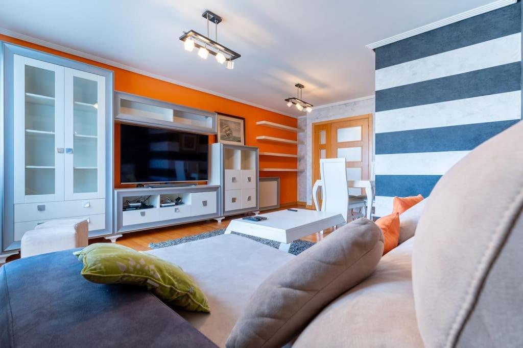 Apartamento En El Corazon De La Ciudad Con Parking Santander Extérieur photo